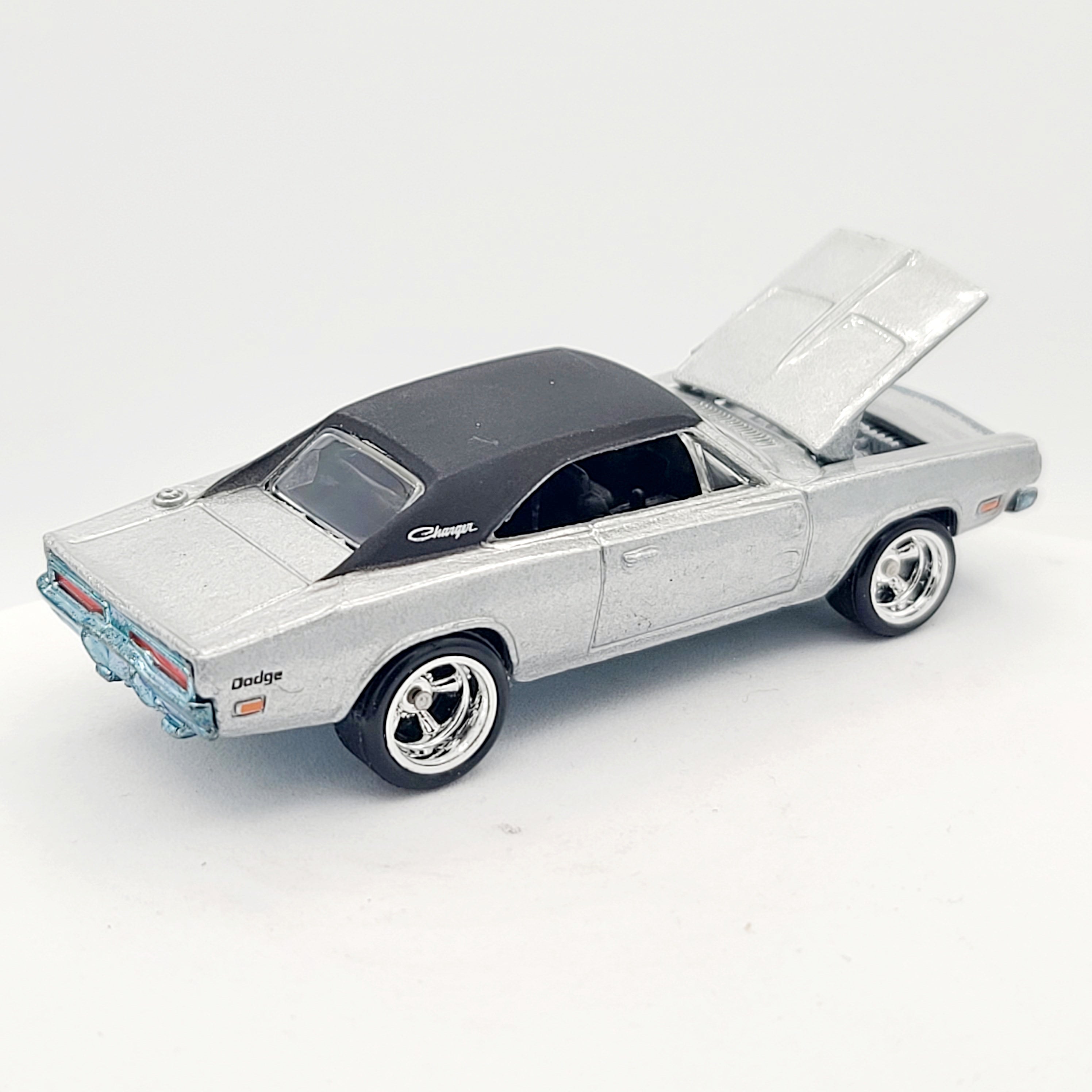 Hot Wheels '69 Dodge Charger, Silver (2005 HW Ultra Hots)